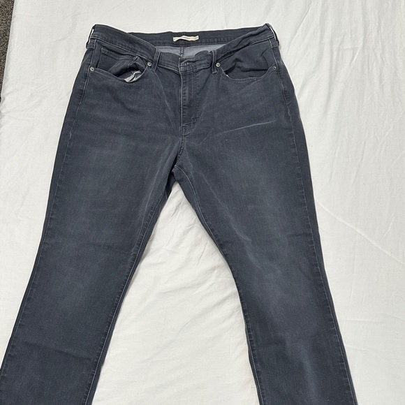 Levi's Women's Charcoal Straight Leg Jeans - Picture 1 of 4
